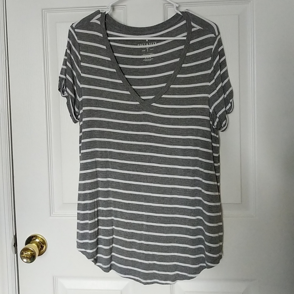 Soft & Sexy American Eagle V neck shirt